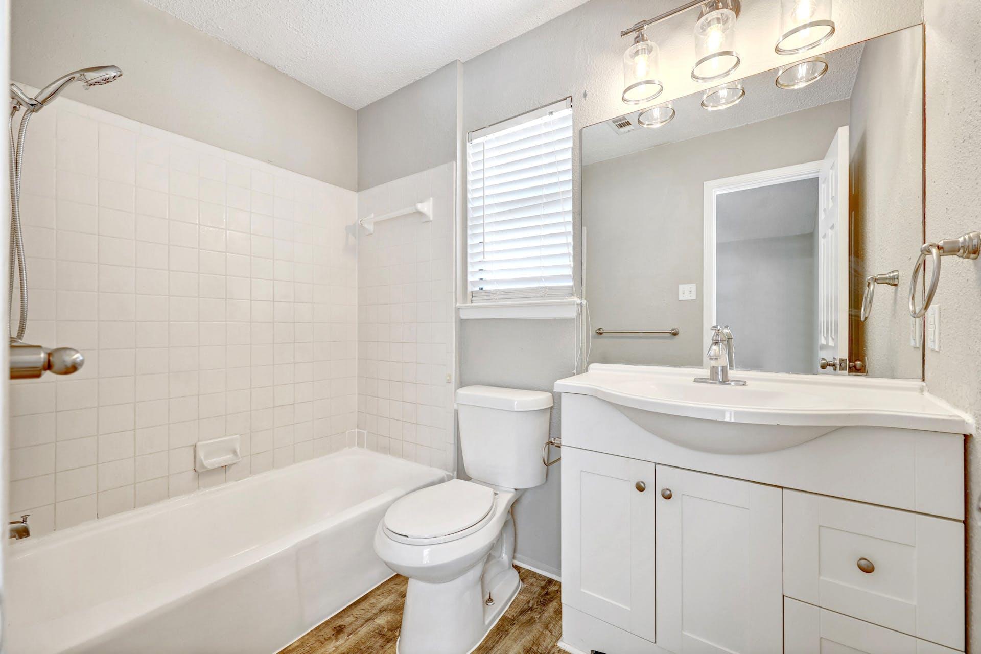 2102 Bluebonnet Dr, Round Rock, TX 78664