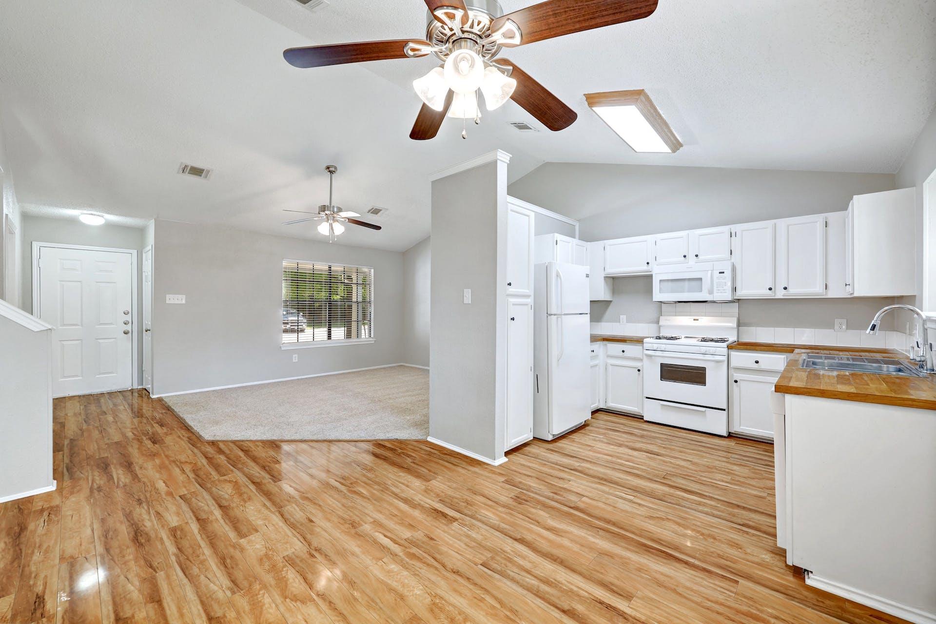 2102 Bluebonnet Dr, Round Rock, TX 78664