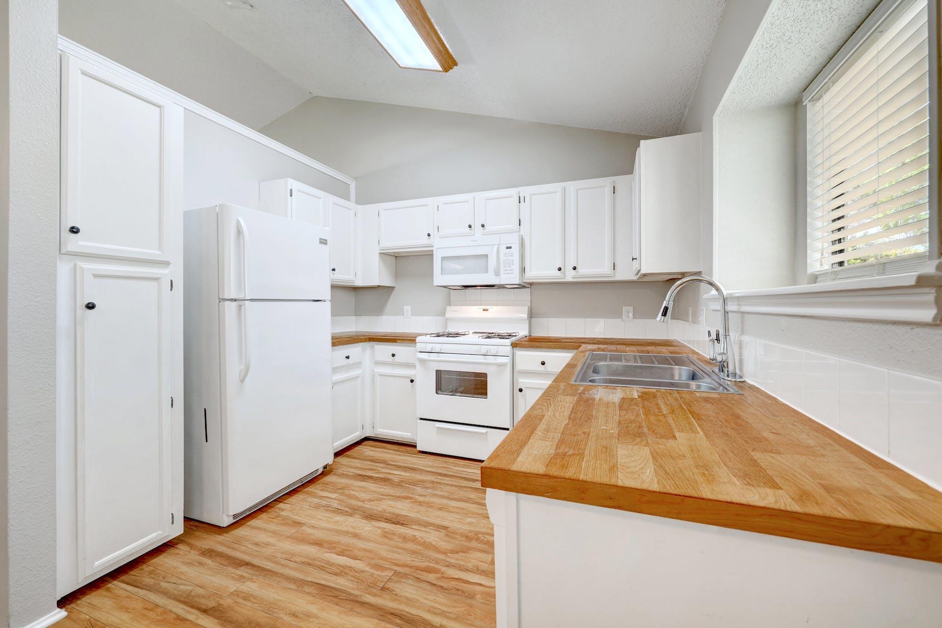 2102 Bluebonnet Dr, Round Rock, TX 78664