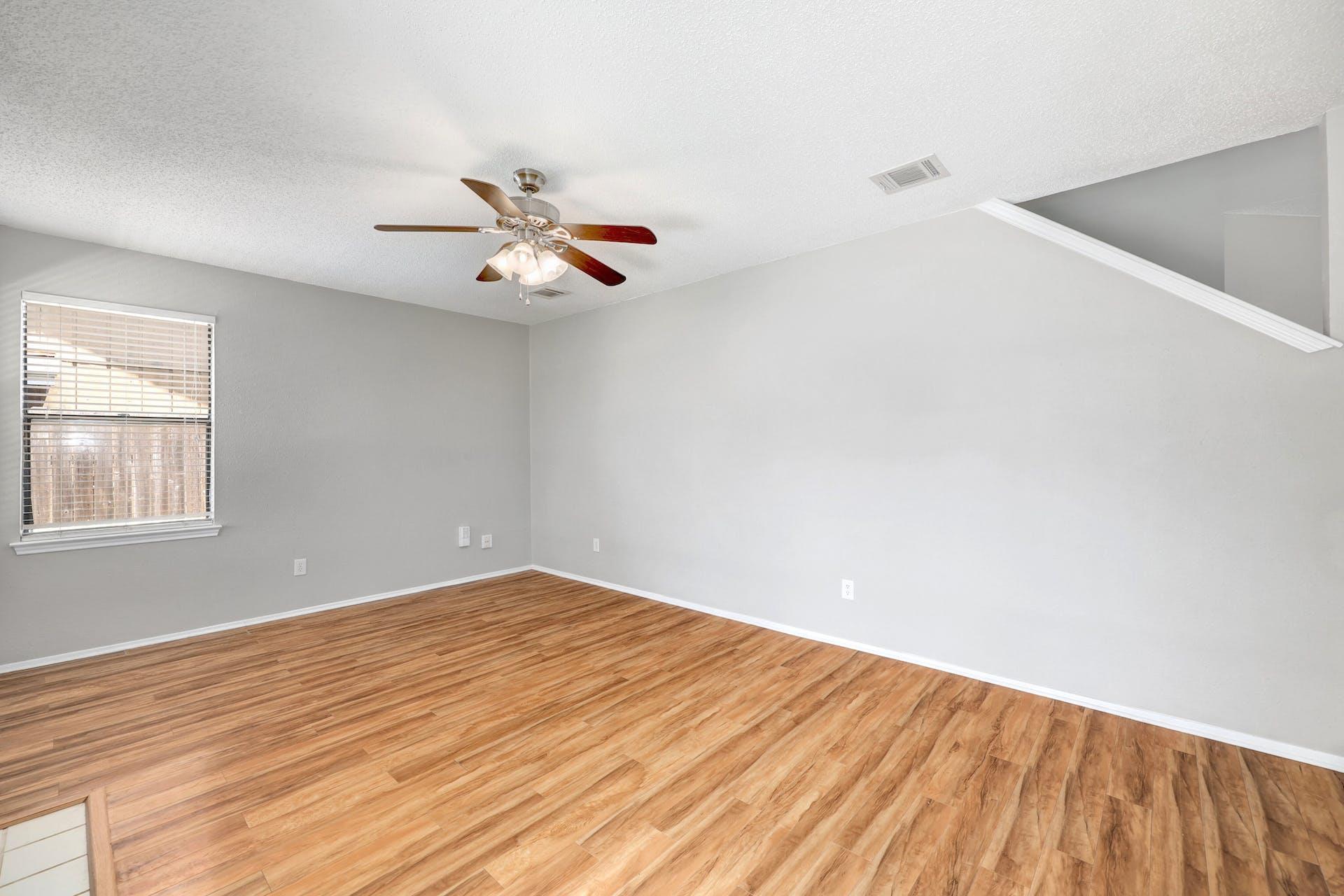 2102 Bluebonnet Dr, Round Rock, TX 78664