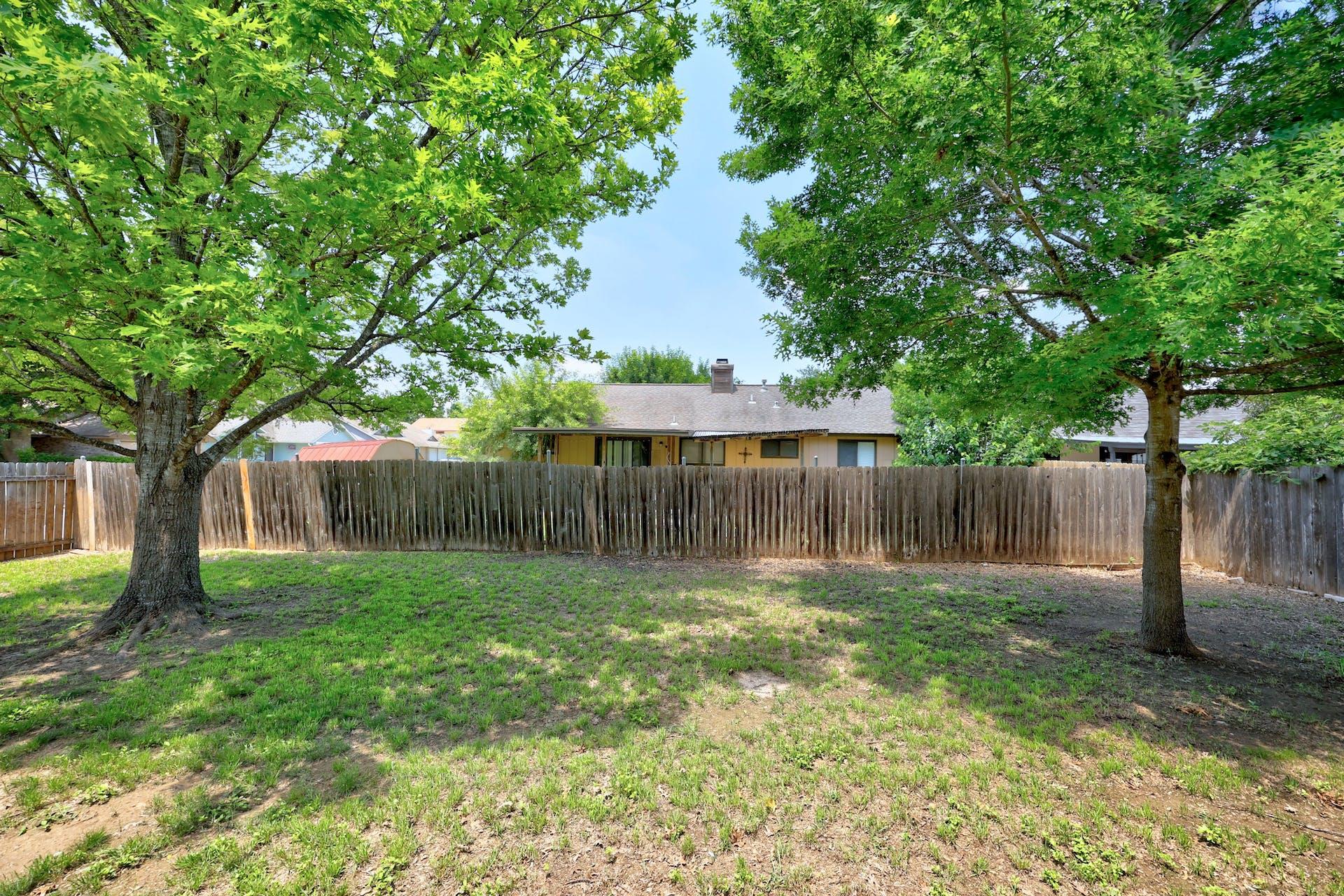 2102 Bluebonnet Dr, Round Rock, TX 78664