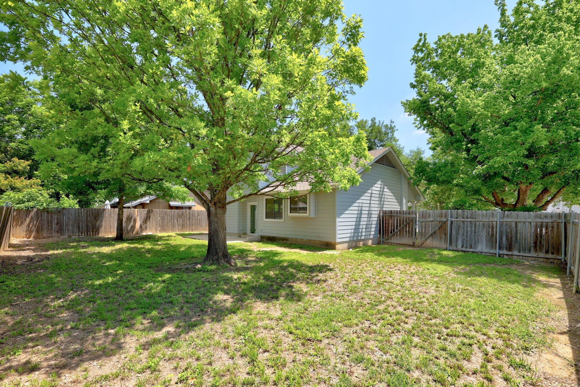 2102 Bluebonnet Dr, Round Rock, TX 78664