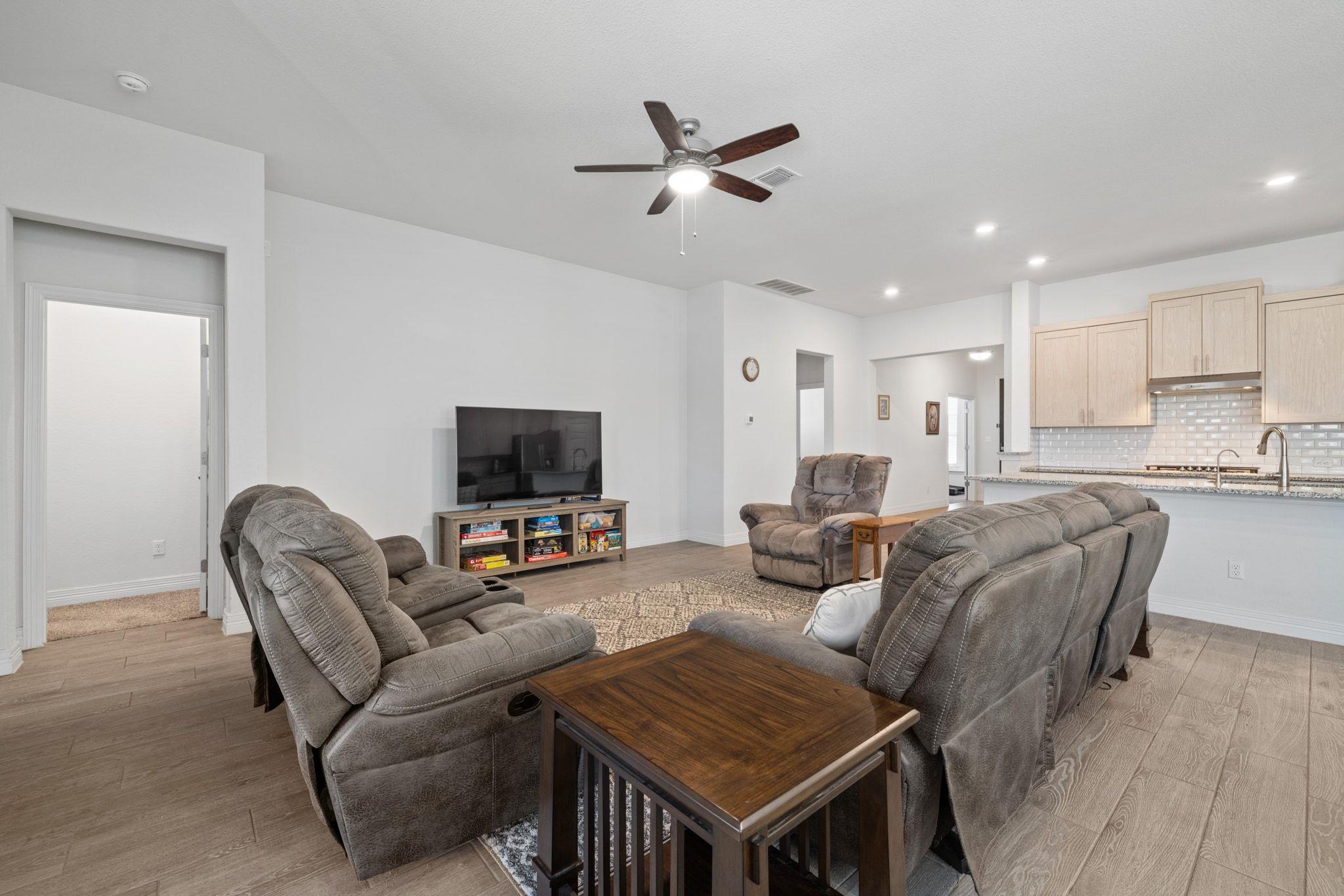 704 Muster Bnd, Georgetown, TX 78626