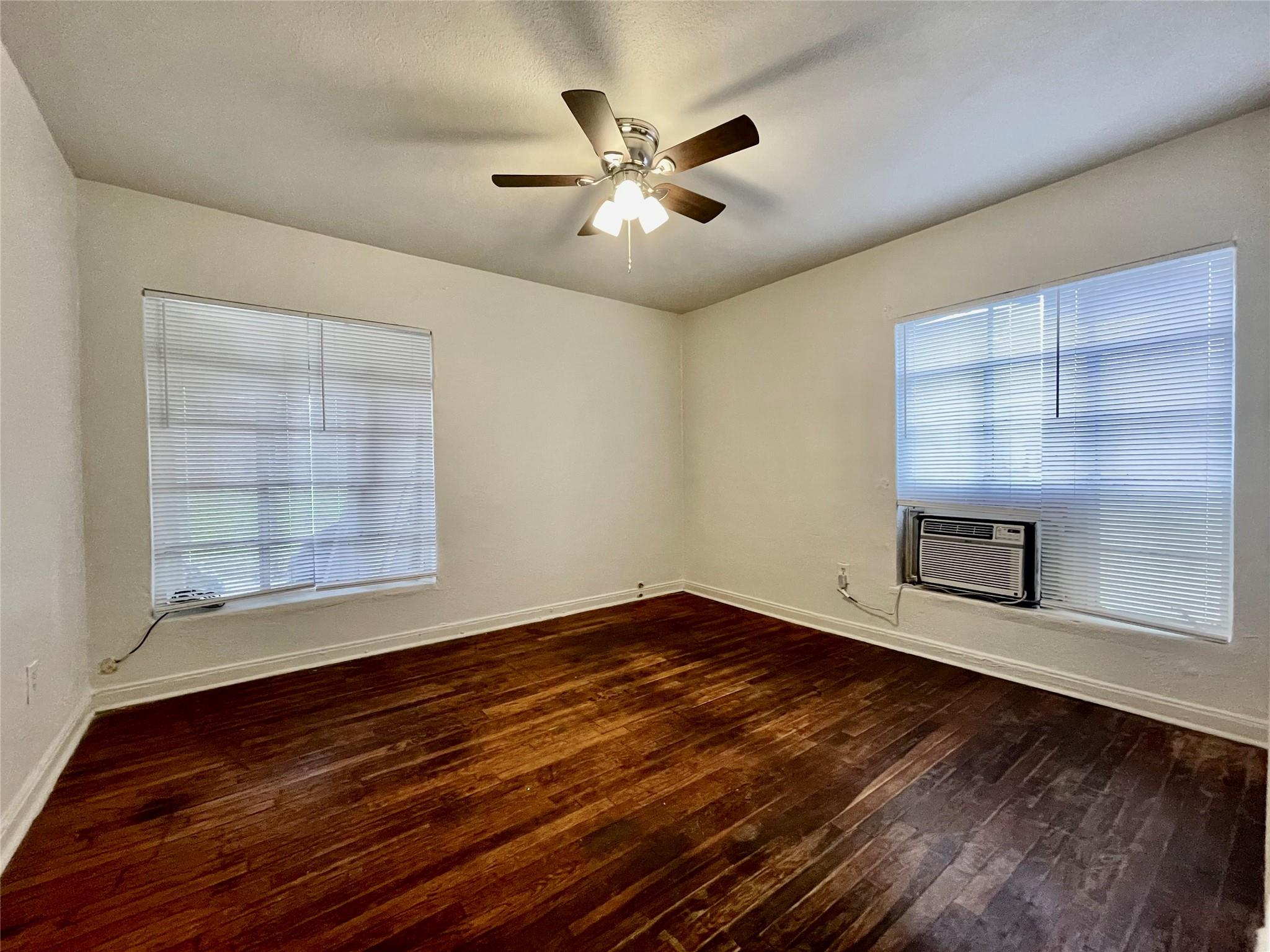 319 Riverside Dr, San Marcos, TX 78666