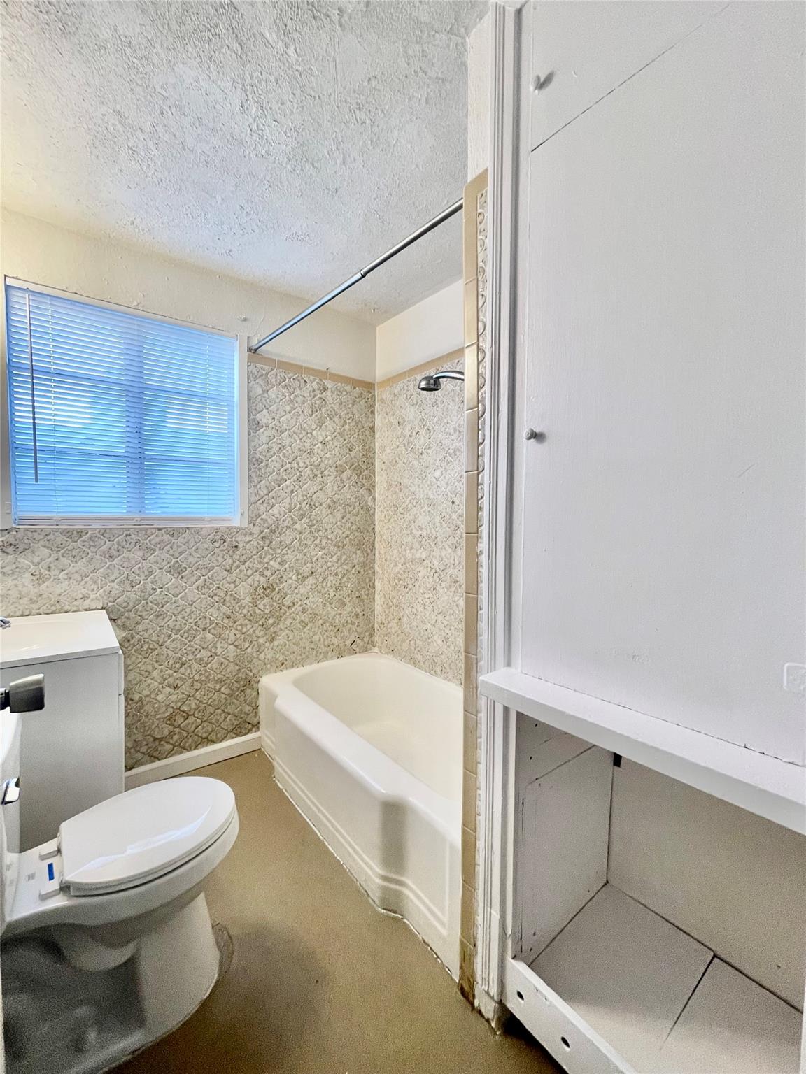 319 Riverside Dr, San Marcos, TX 78666