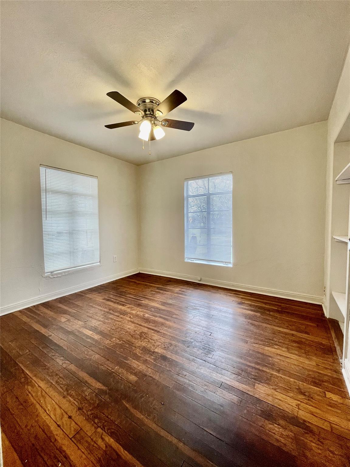 319 Riverside Dr, San Marcos, TX 78666