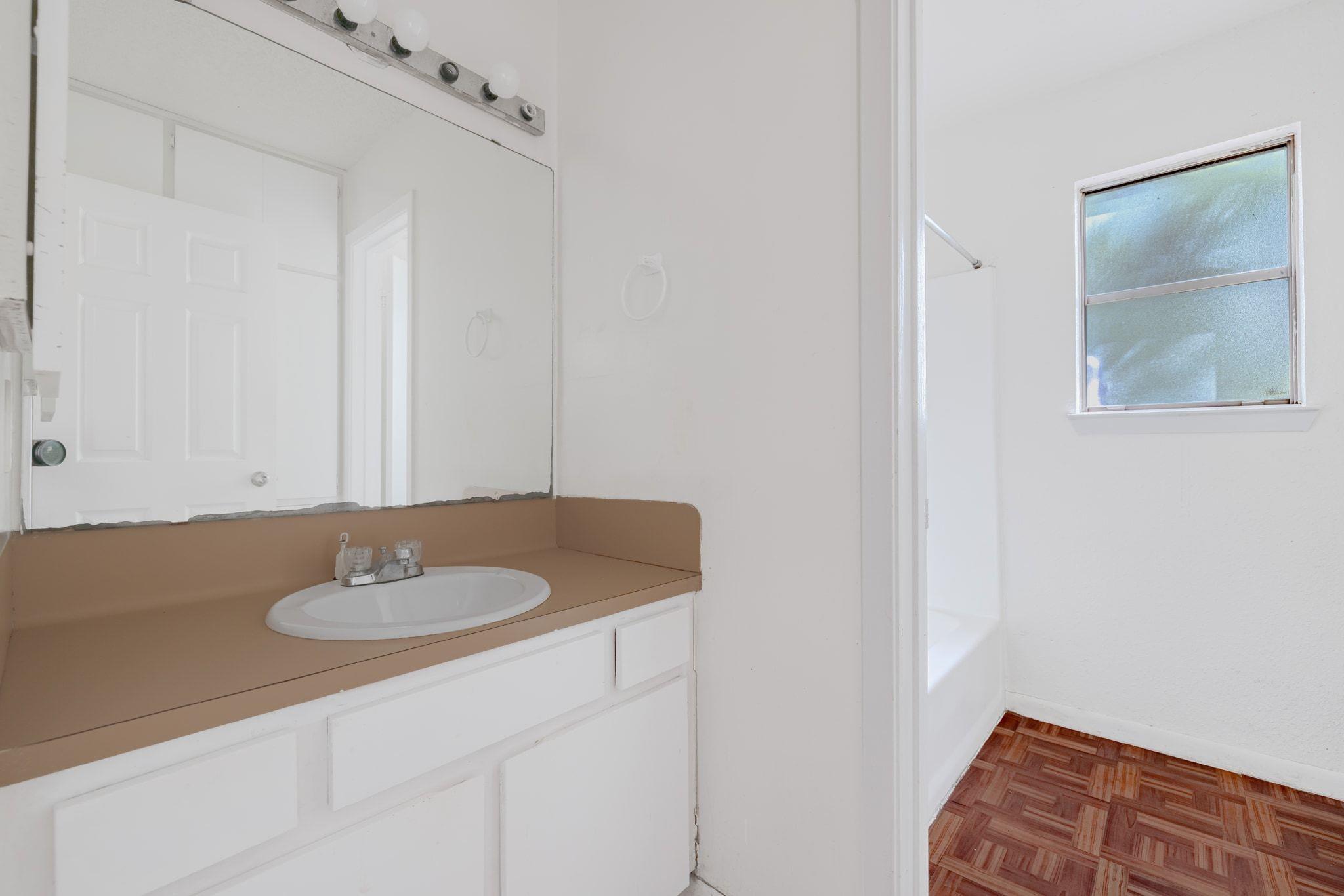 604 GAYLOR St # A, Austin, TX 78752