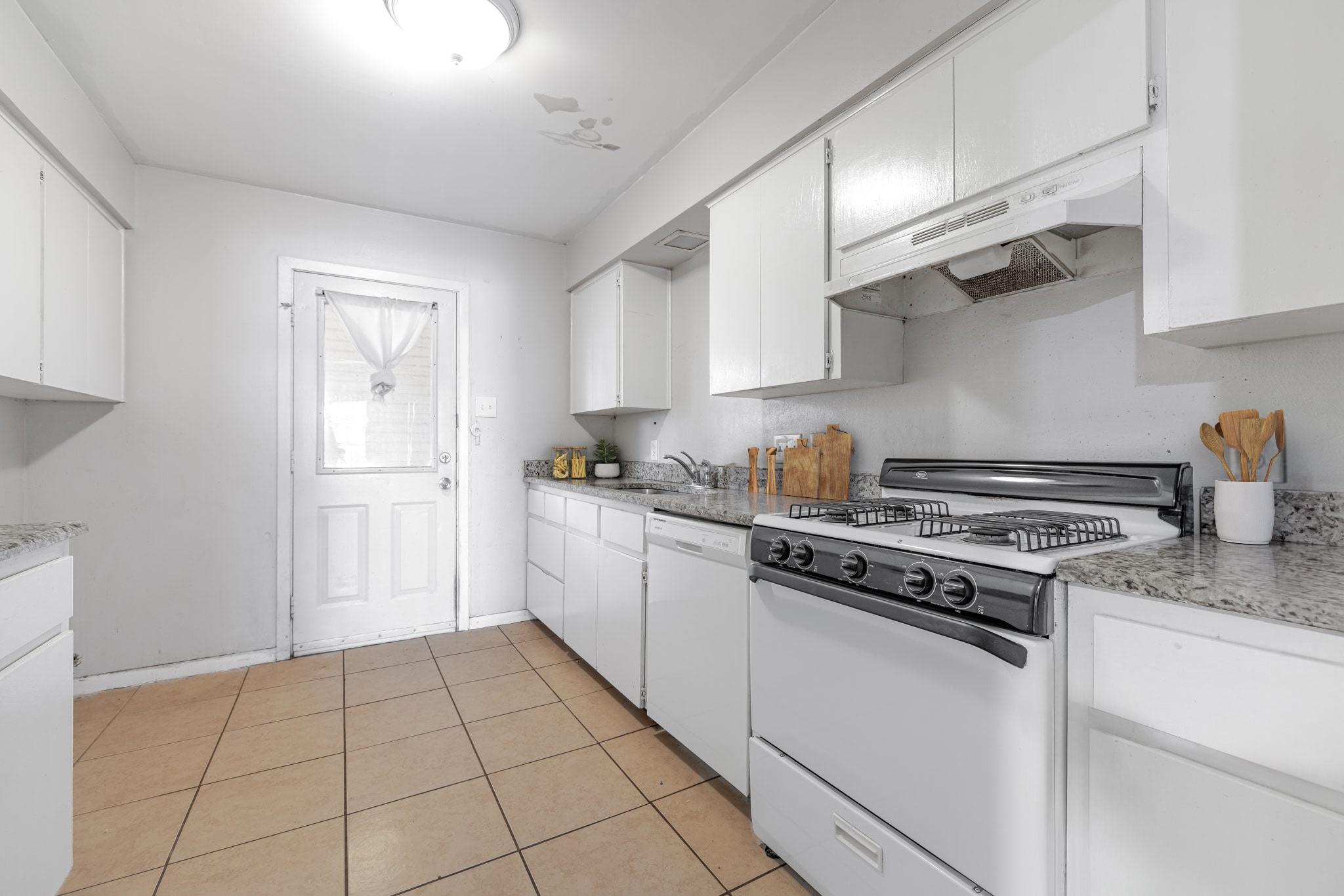 604 GAYLOR St # A, Austin, TX 78752