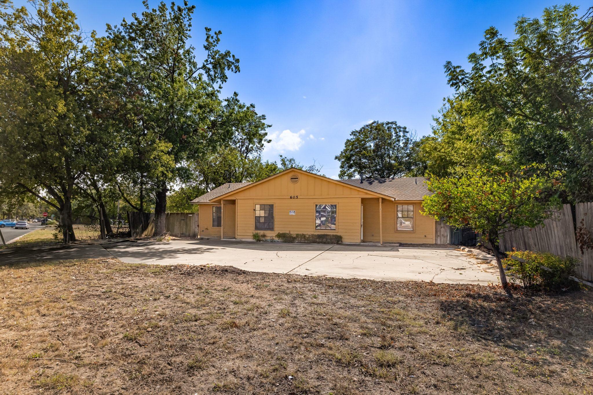 604 GAYLOR St # A, Austin, TX 78752