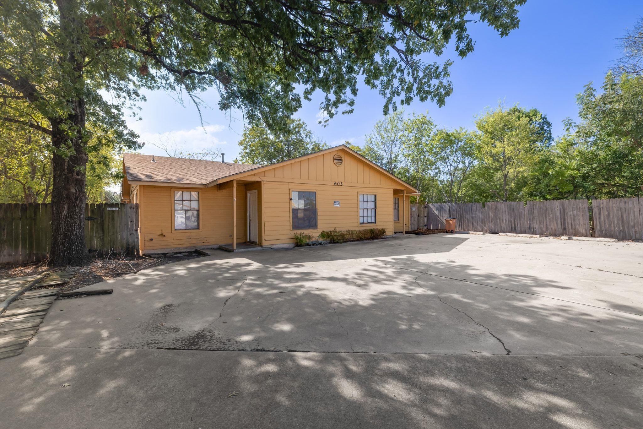 604 GAYLOR St # A, Austin, TX 78752