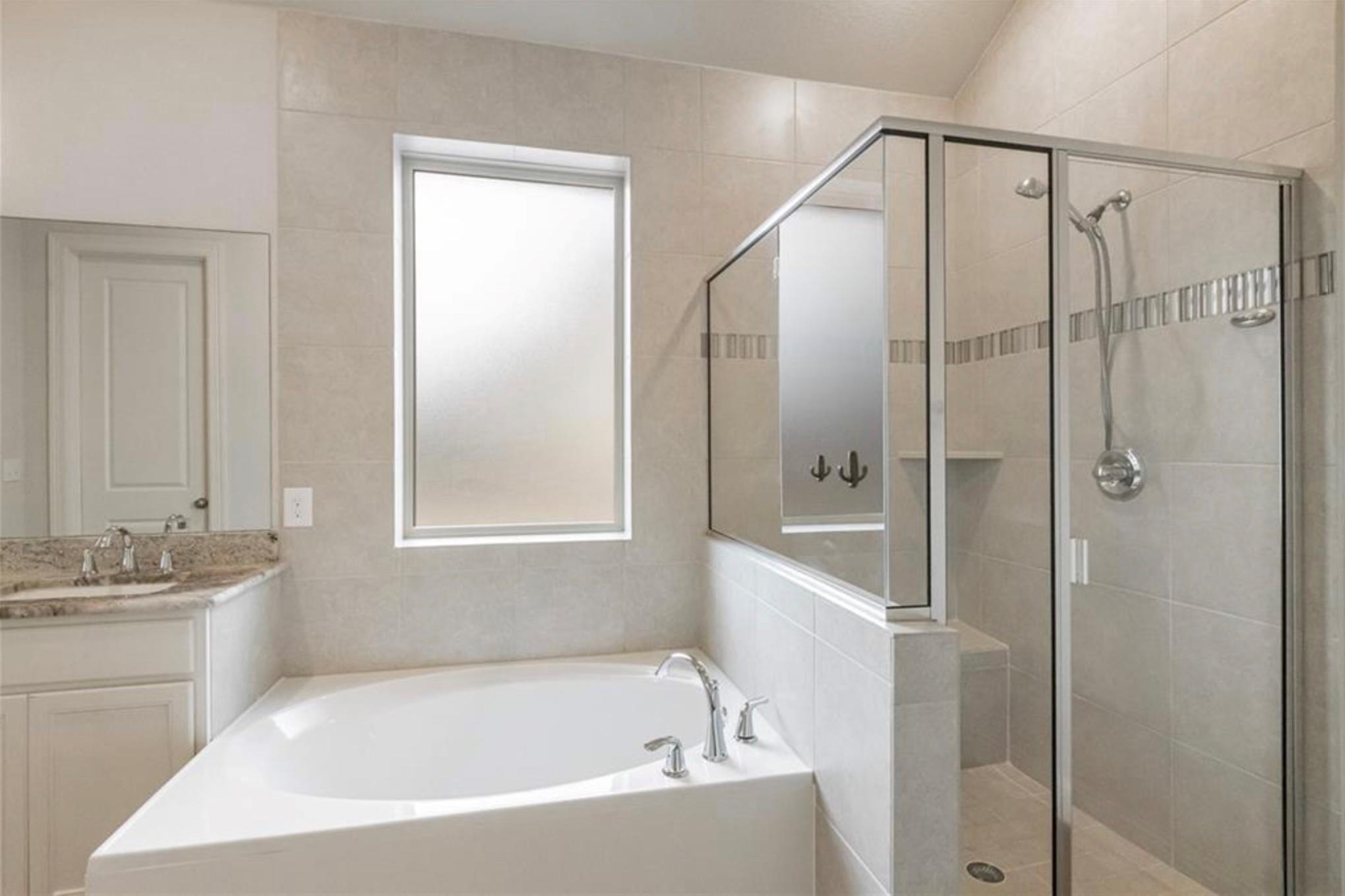 218 Gulfton St, Lakeway, TX 78738