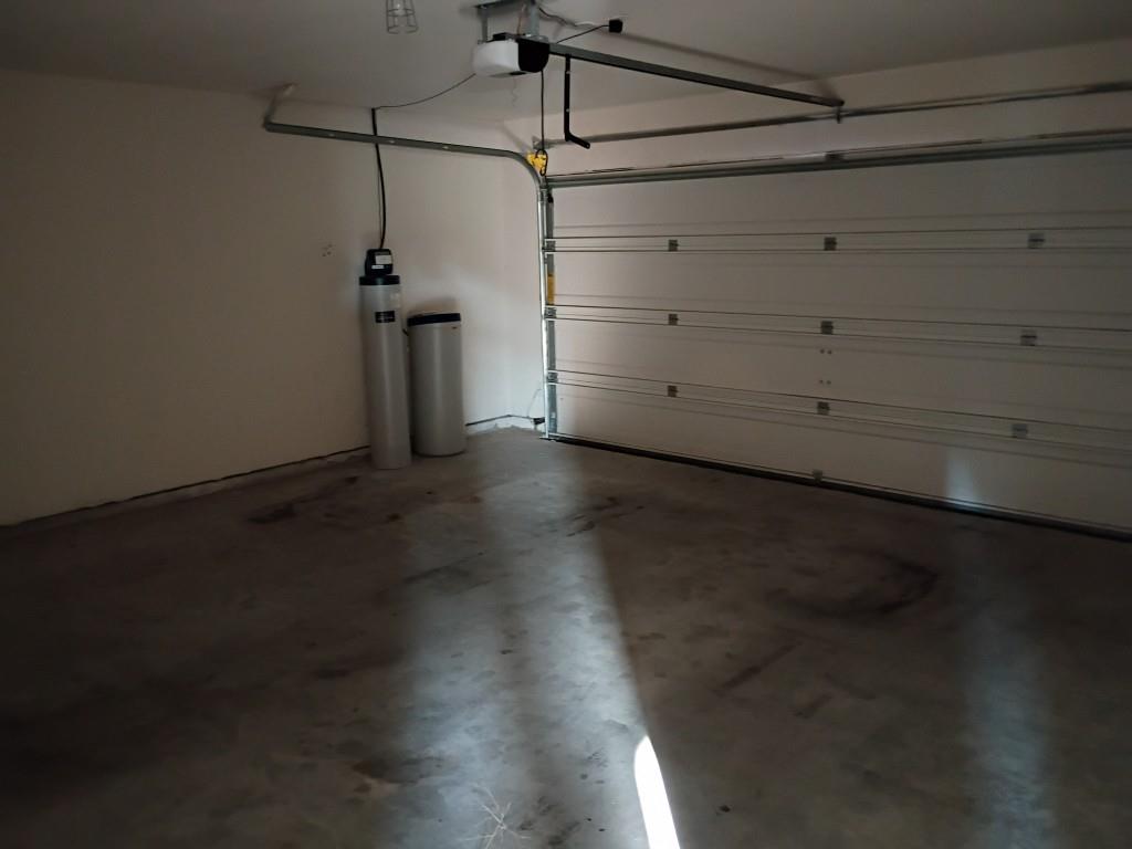 5013 Cressler Ln, Jarrell, TX 76537