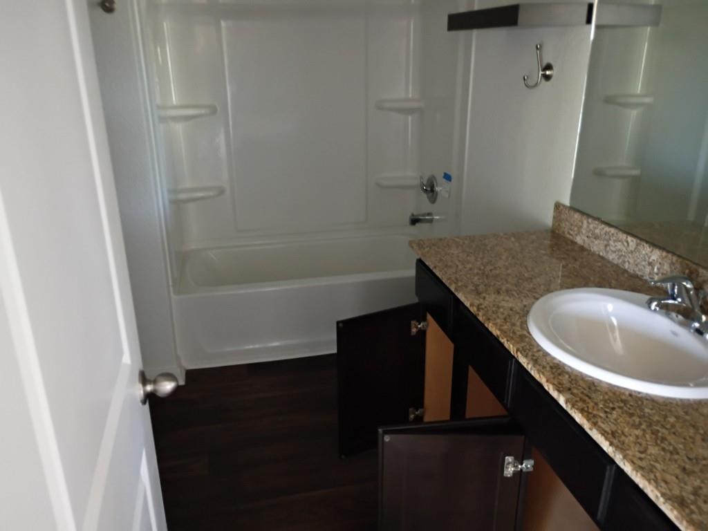 5013 Cressler Ln, Jarrell, TX 76537