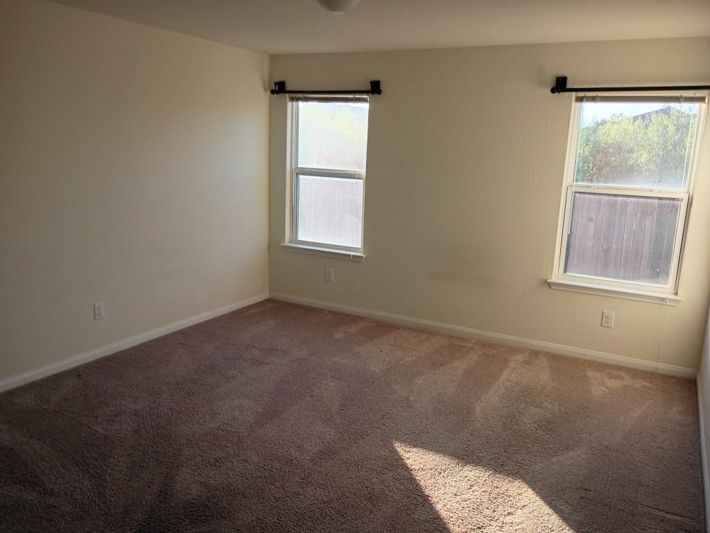 5013 Cressler Ln, Jarrell, TX 76537