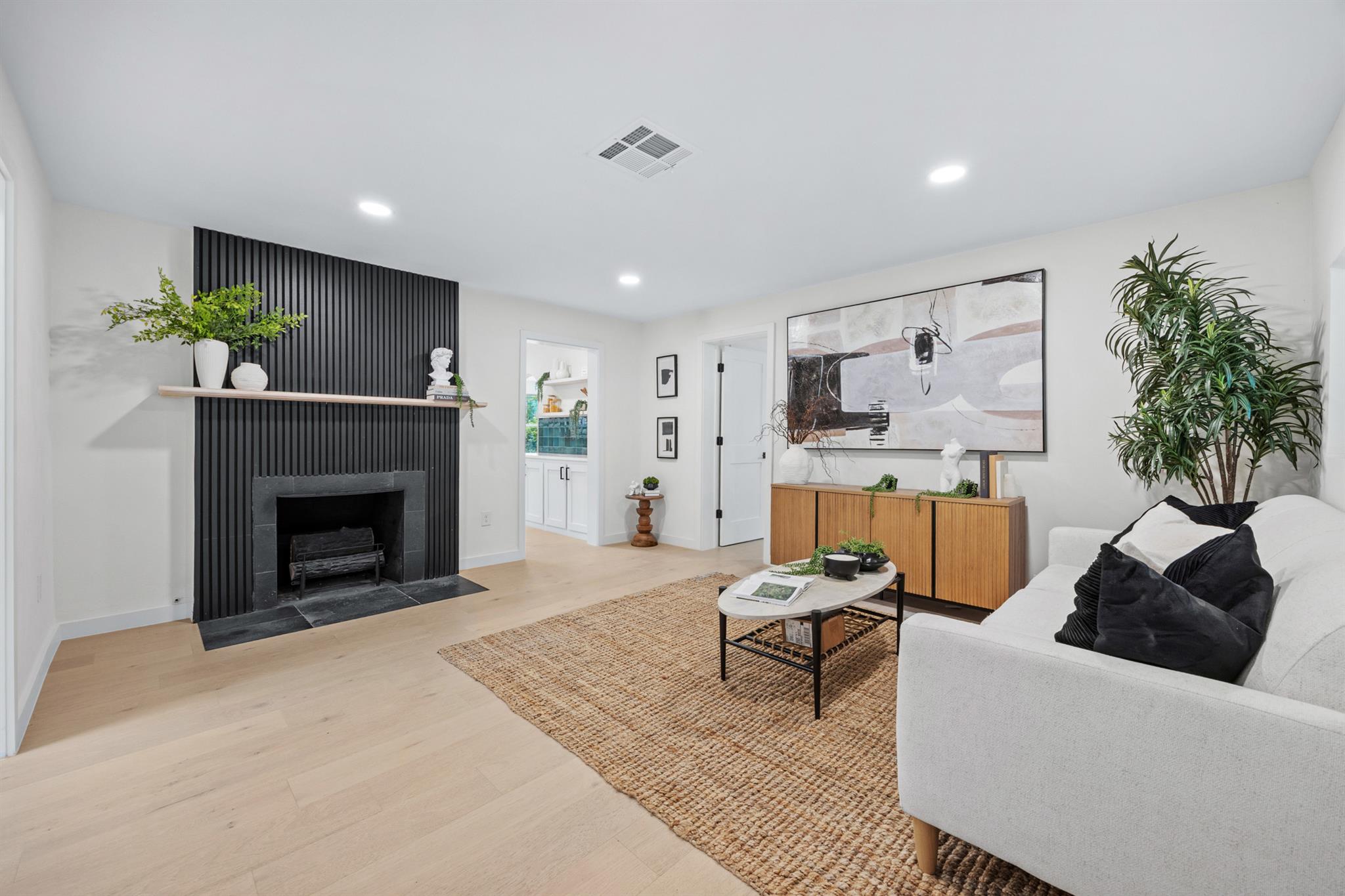 947 Field St, San Marcos, TX 78666