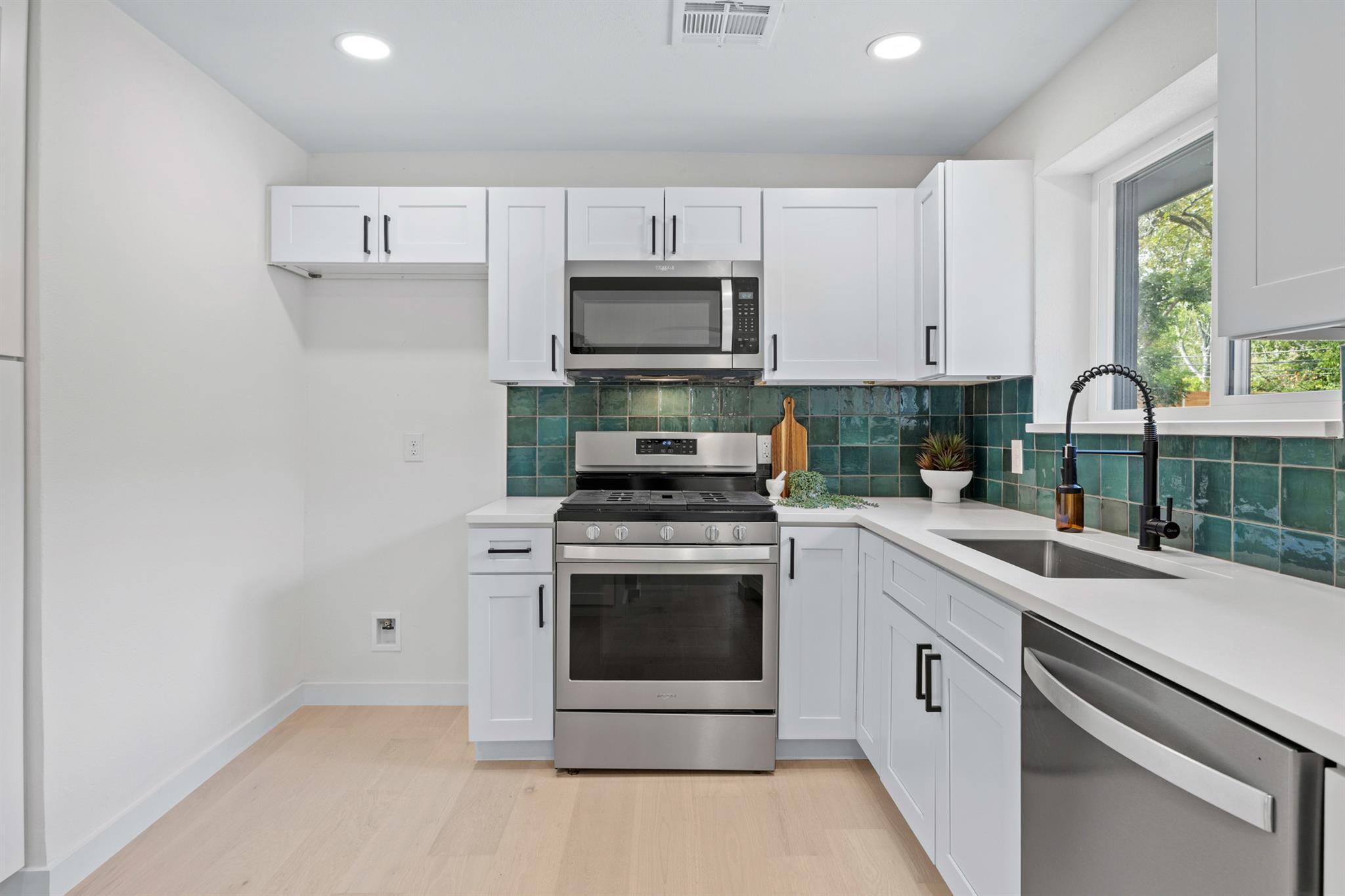 947 Field St, San Marcos, TX 78666