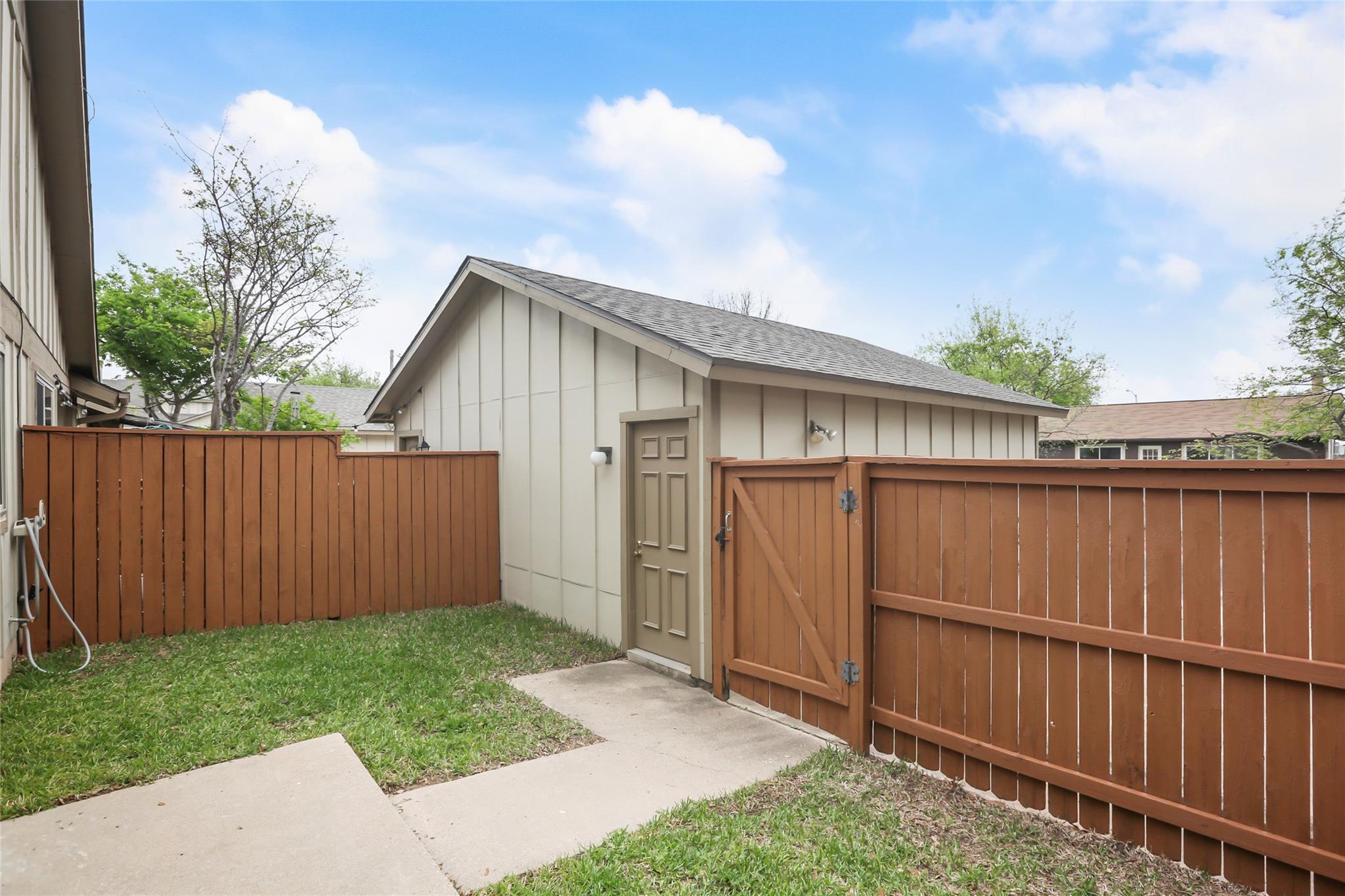 1407 W Braker Ln # B, Austin, TX 78758
