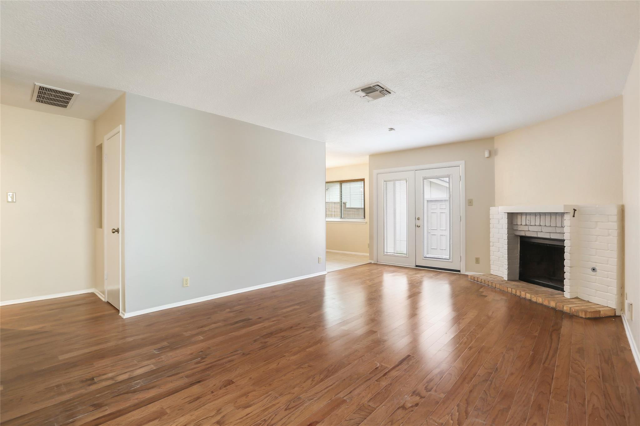 1407 W Braker Ln # B, Austin, TX 78758