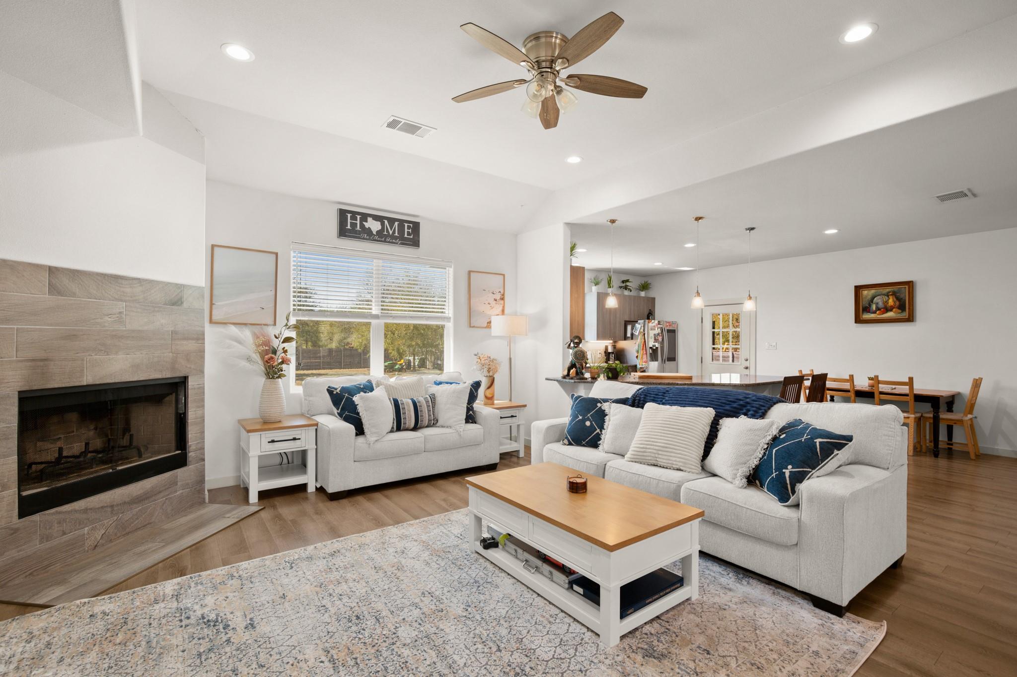 125 Naalehu Ct, Bastrop, TX 78602