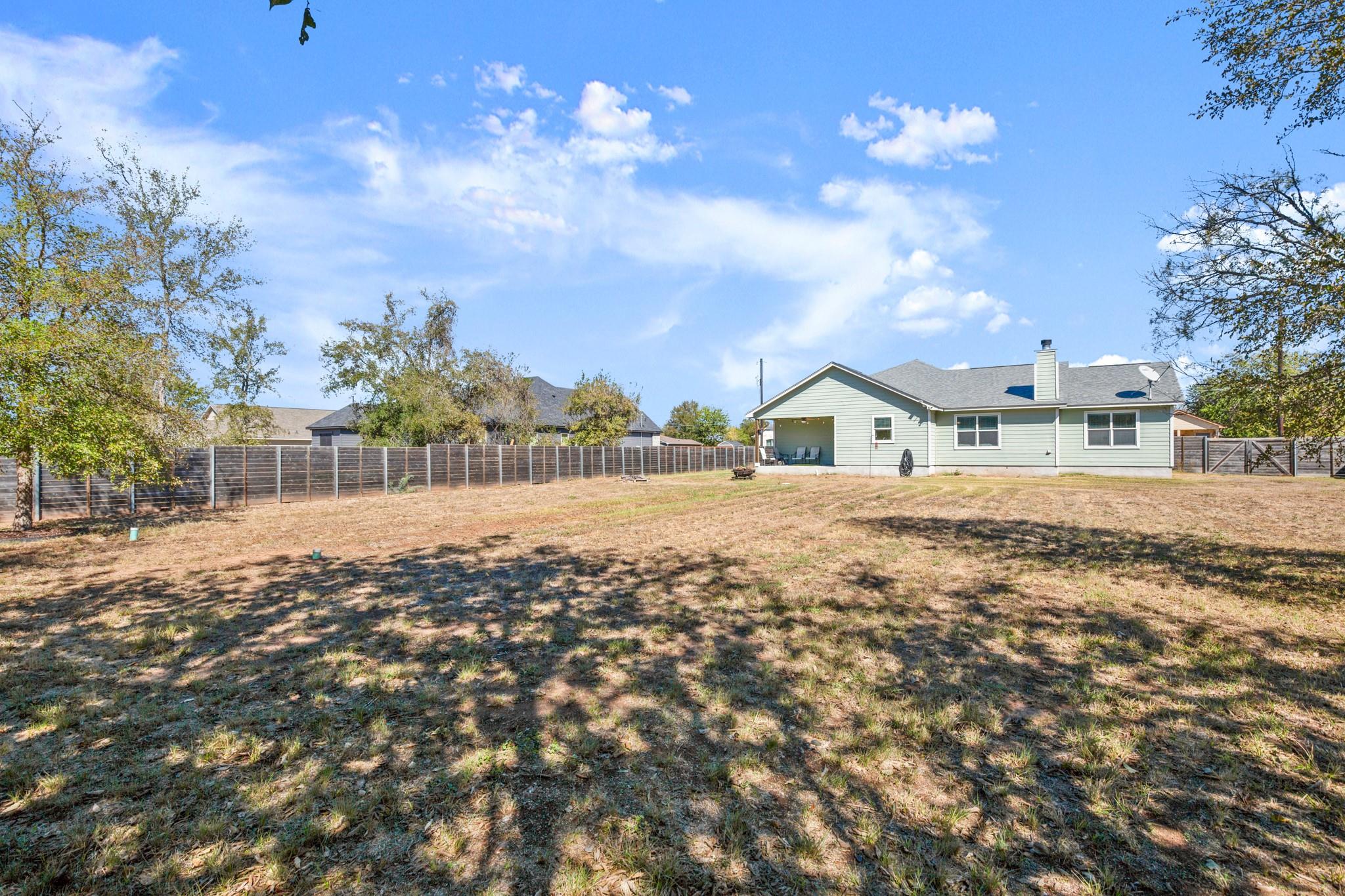 125 Naalehu Ct, Bastrop, TX 78602