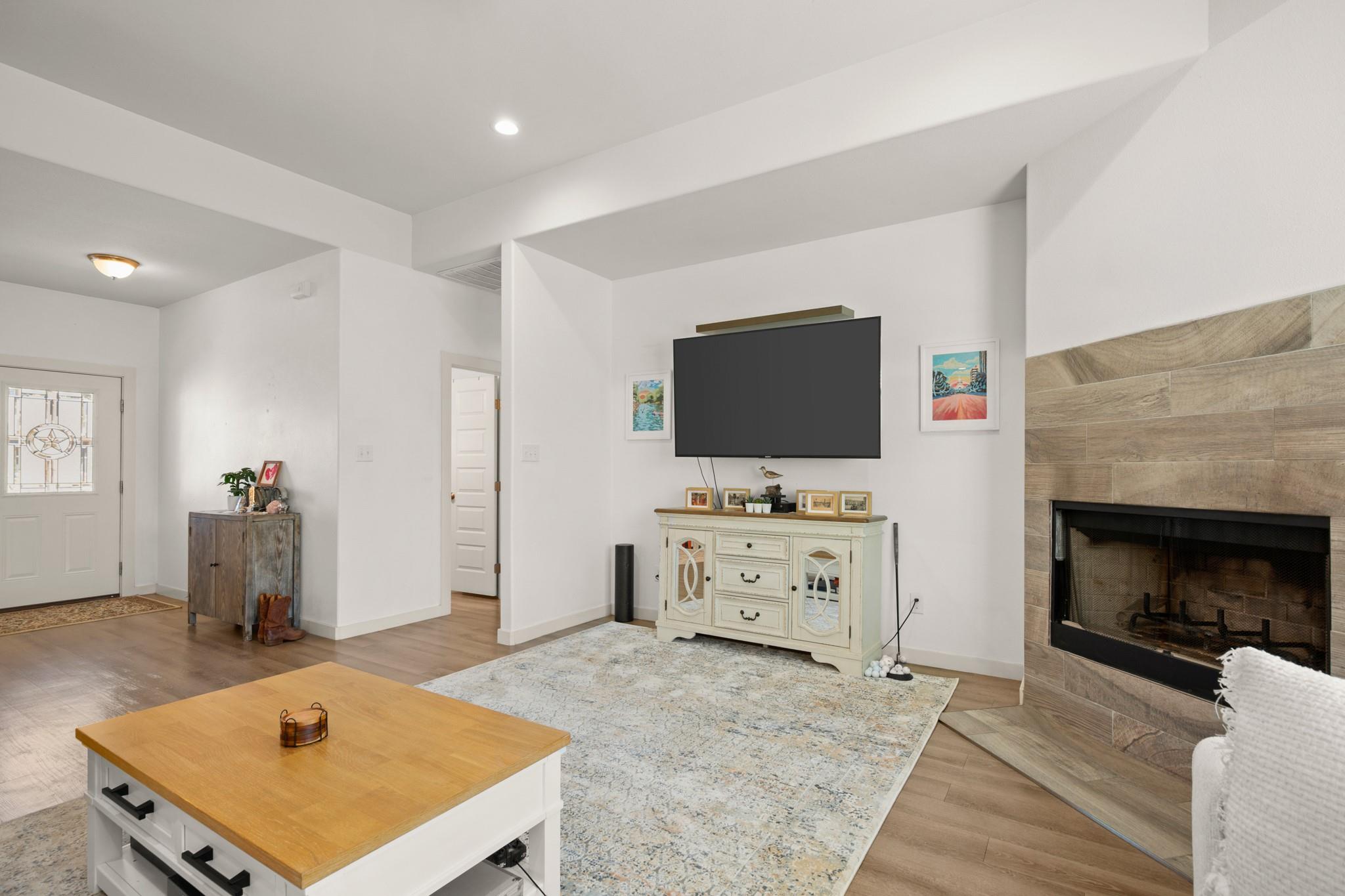 125 Naalehu Ct, Bastrop, TX 78602