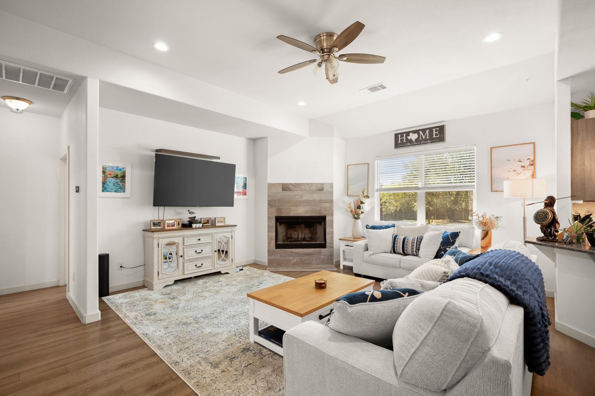 125 Naalehu Ct, Bastrop, TX 78602