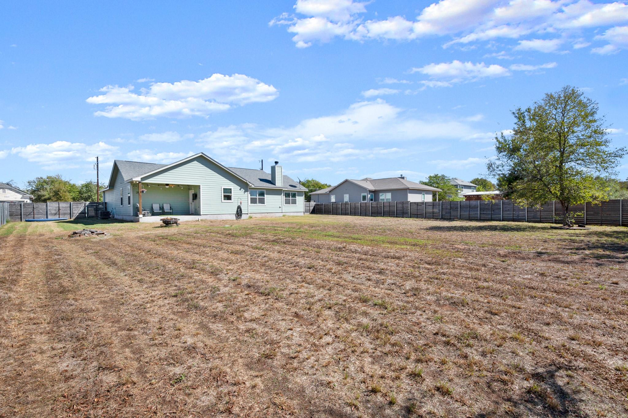 125 Naalehu Ct, Bastrop, TX 78602