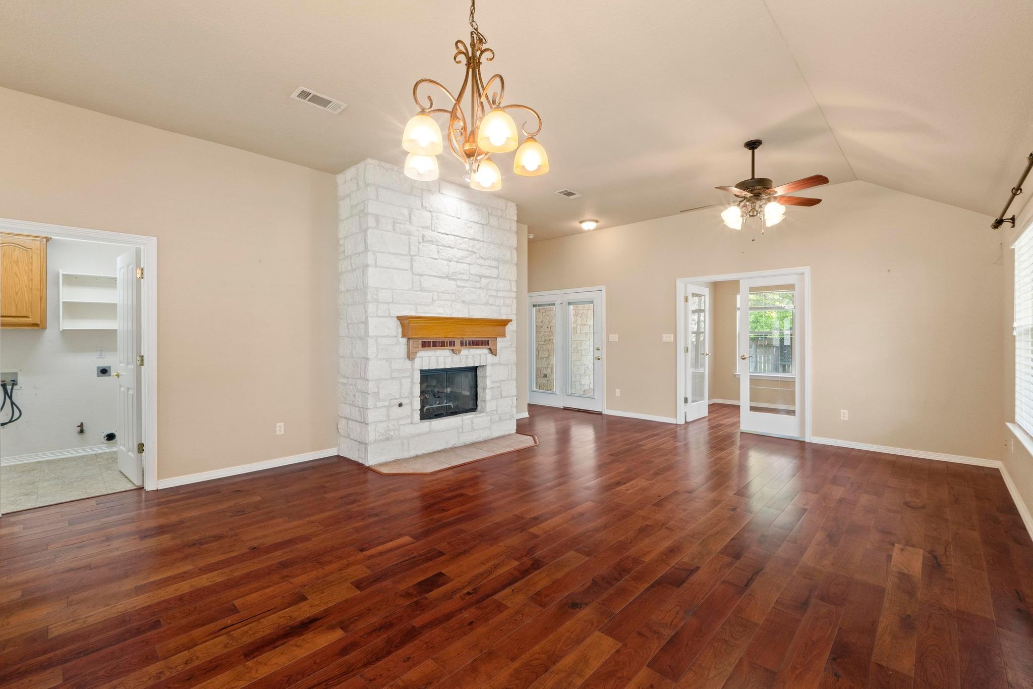 125 Sabine Dr, Georgetown, TX 78628