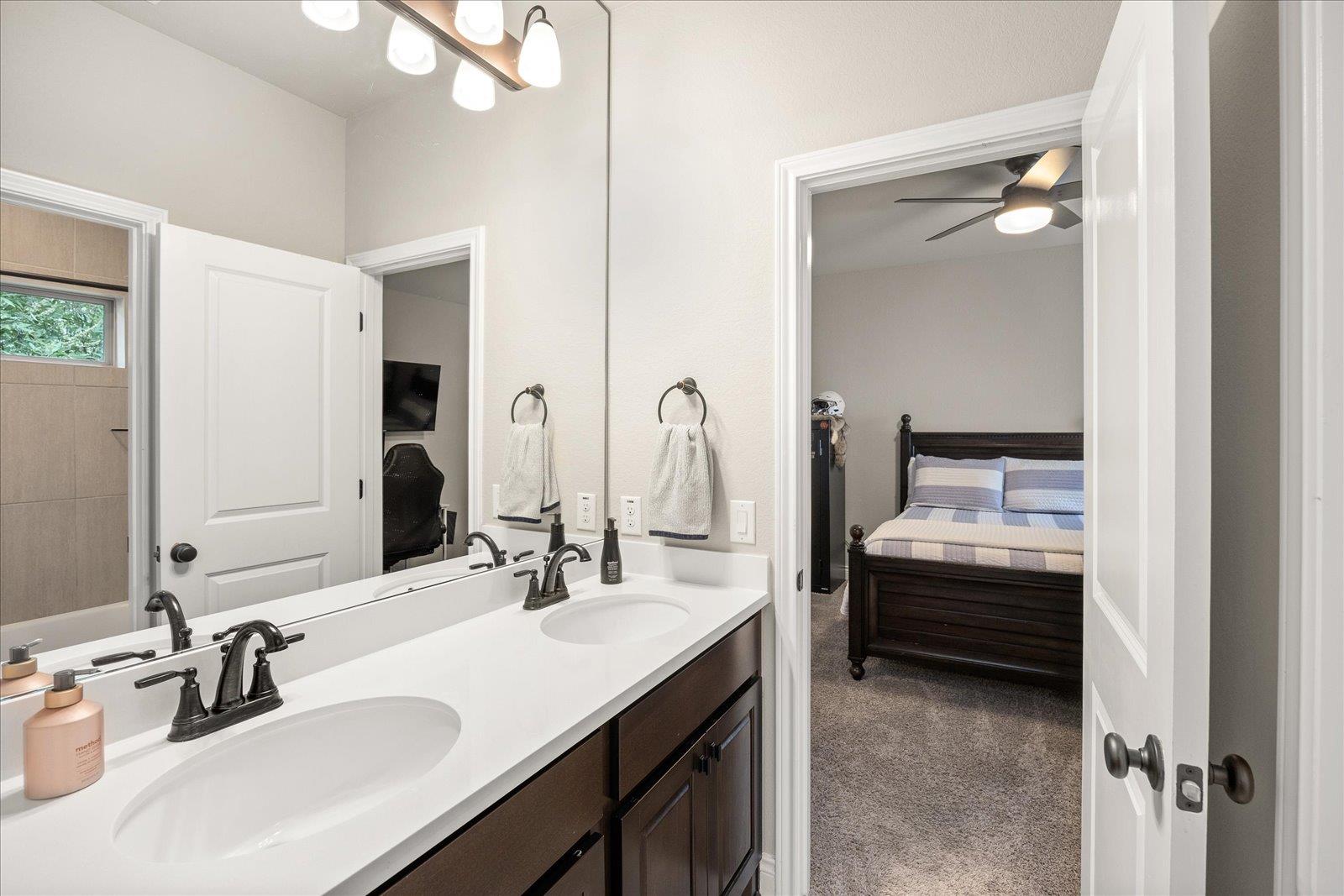 158 Cool Rock Rd, Boerne, TX 78006