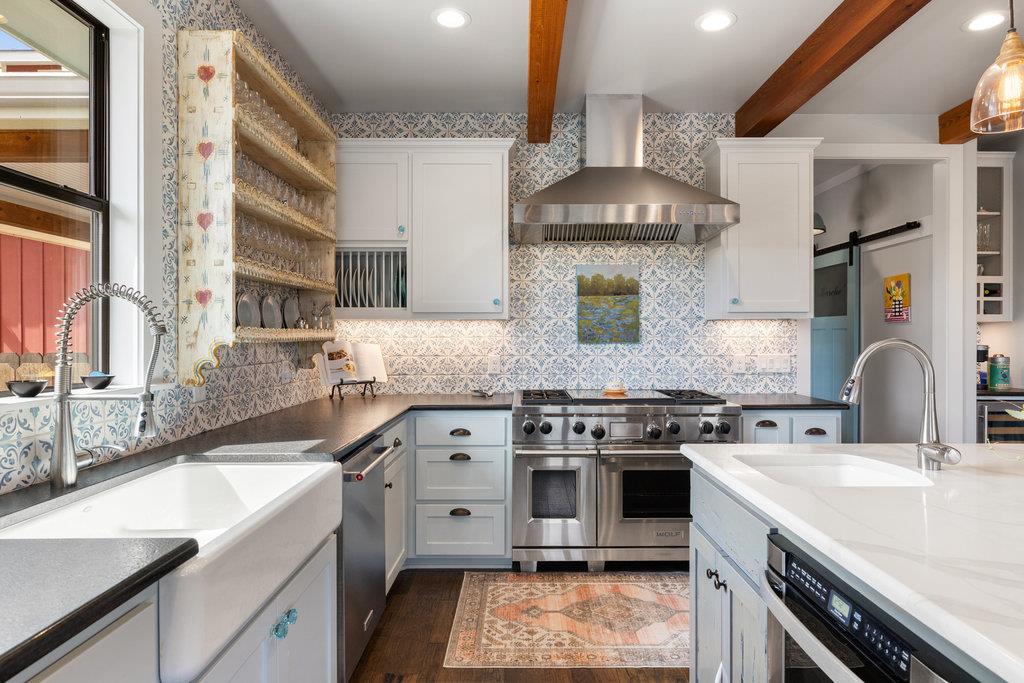 300 Cedar Mountain Dr, Marble Falls, TX 78654