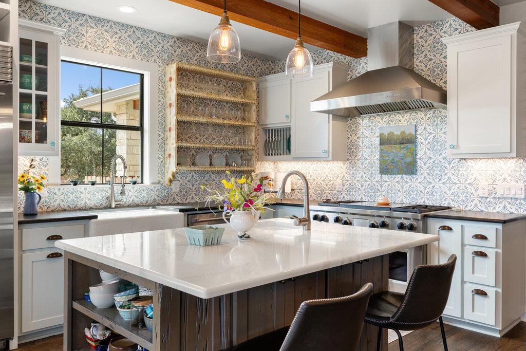 300 Cedar Mountain Dr, Marble Falls, TX 78654