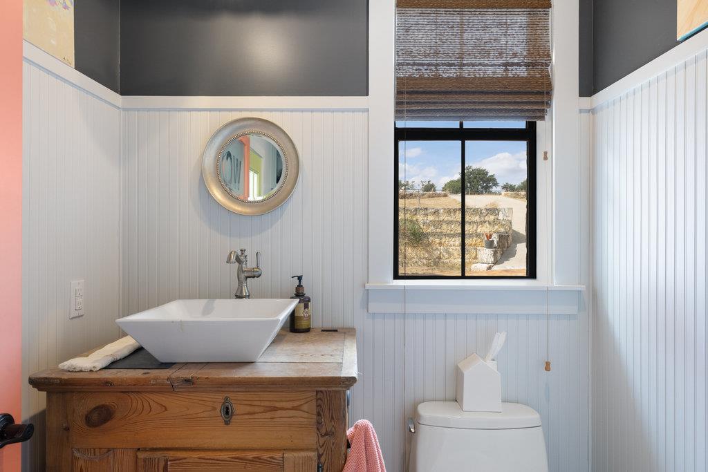 300 Cedar Mountain Dr, Marble Falls, TX 78654