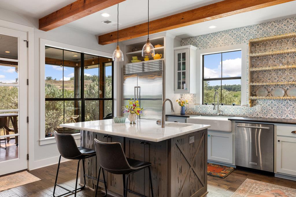 300 Cedar Mountain Dr, Marble Falls, TX 78654