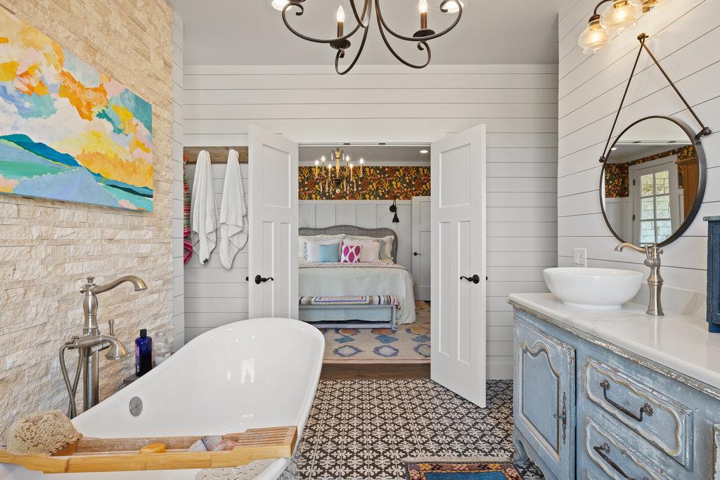 300 Cedar Mountain Dr, Marble Falls, TX 78654