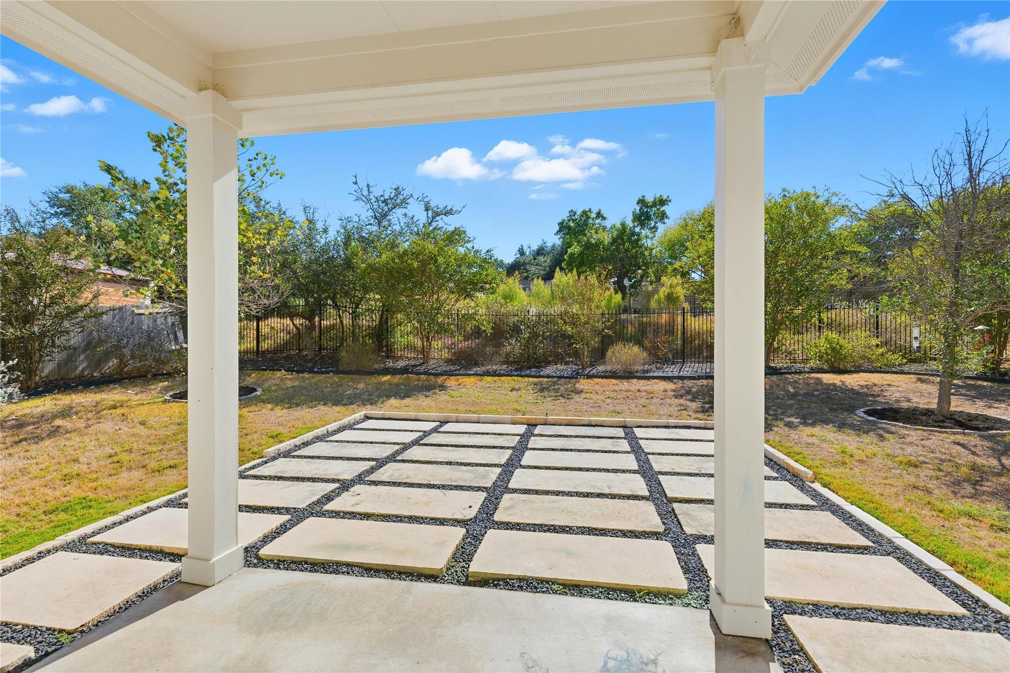 5425 Texas Bluebell Dr, Spicewood, TX 78669