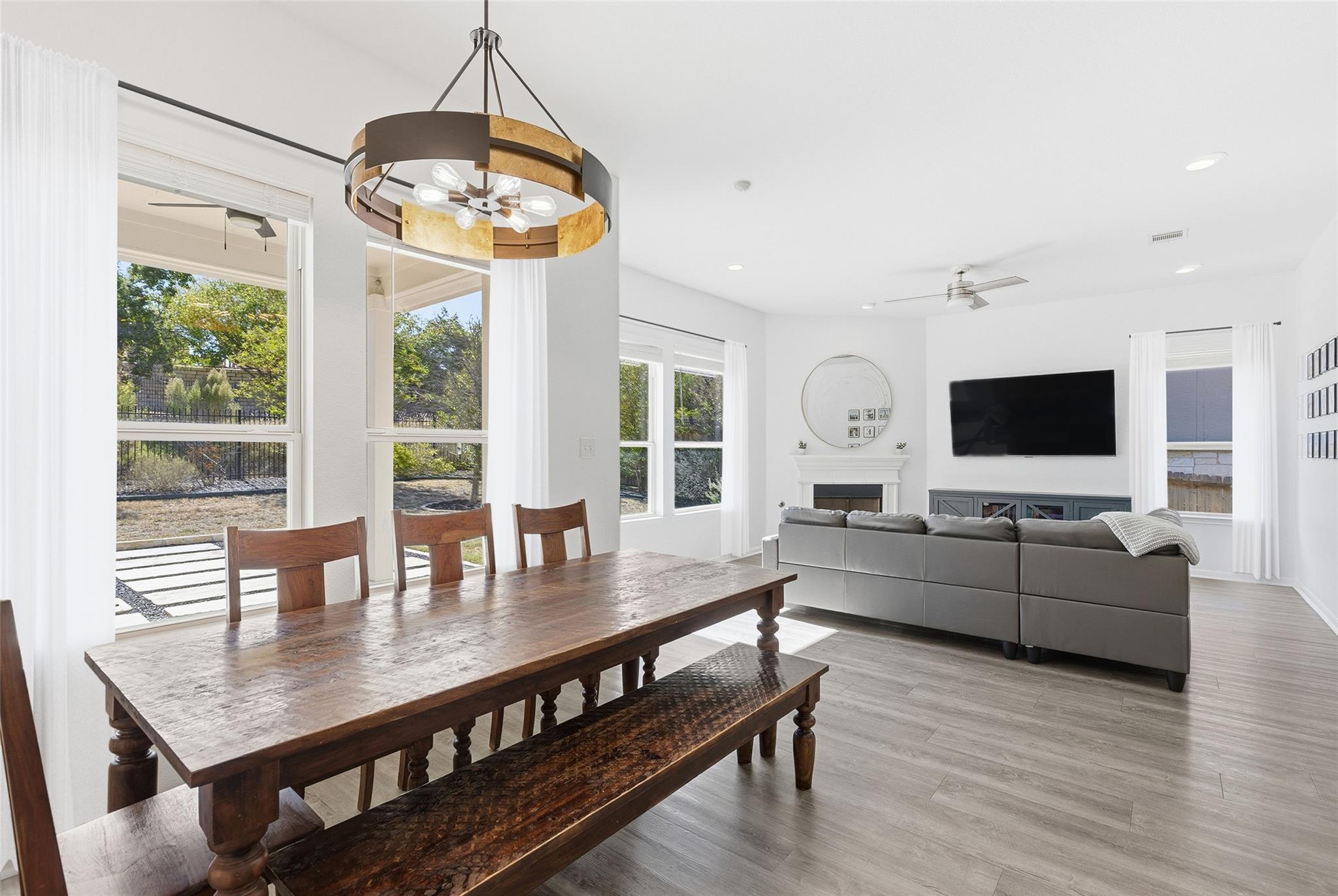 5425 Texas Bluebell Dr, Spicewood, TX 78669