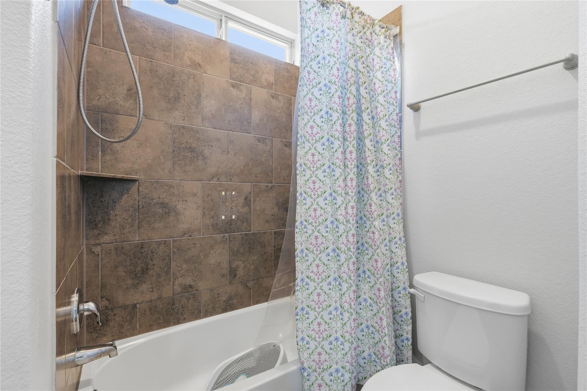 5425 Texas Bluebell Dr, Spicewood, TX 78669