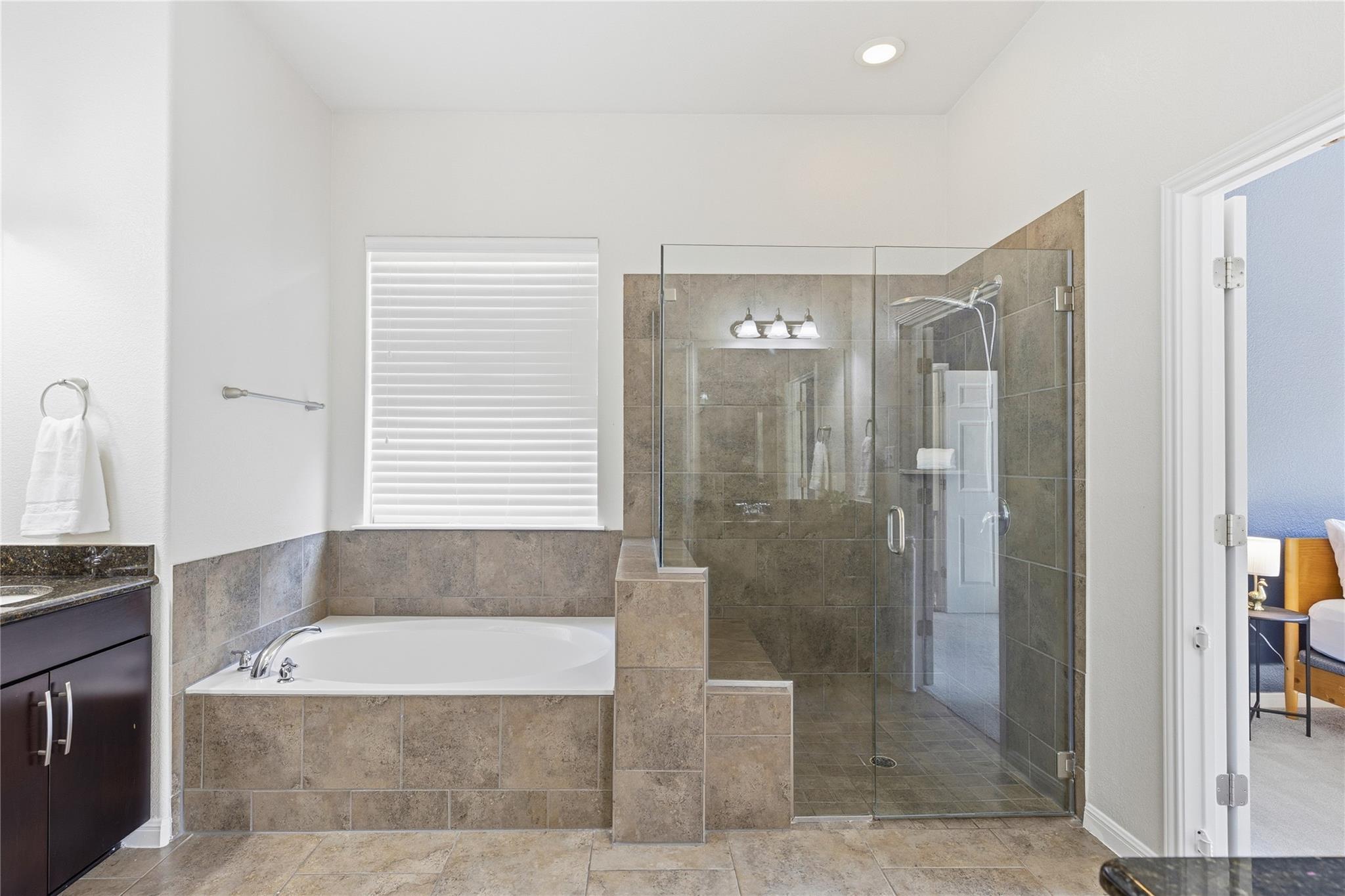 5425 Texas Bluebell Dr, Spicewood, TX 78669