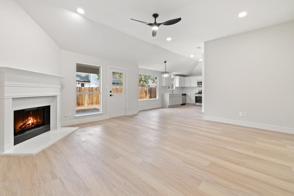 1006 Cottonbowl Dr, Taylor, TX 76574