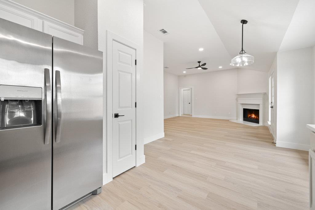 1006 Cottonbowl Dr, Taylor, TX 76574