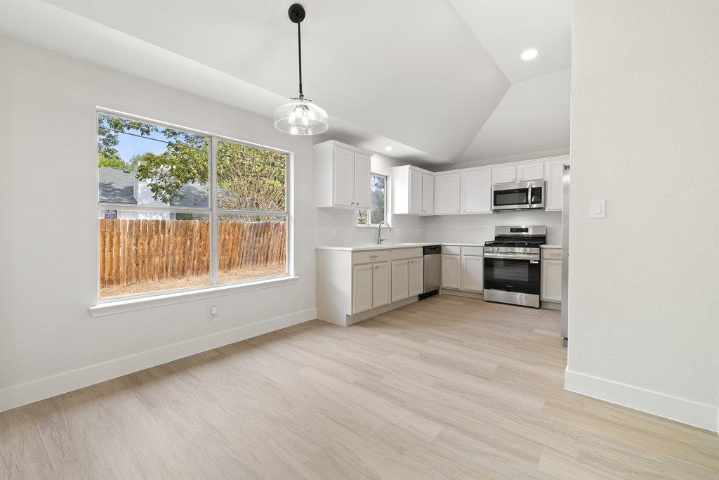 1006 Cottonbowl Dr, Taylor, TX 76574