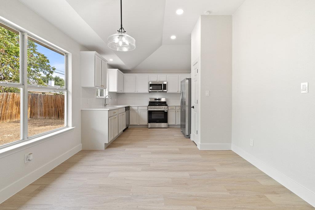 1006 Cottonbowl Dr, Taylor, TX 76574