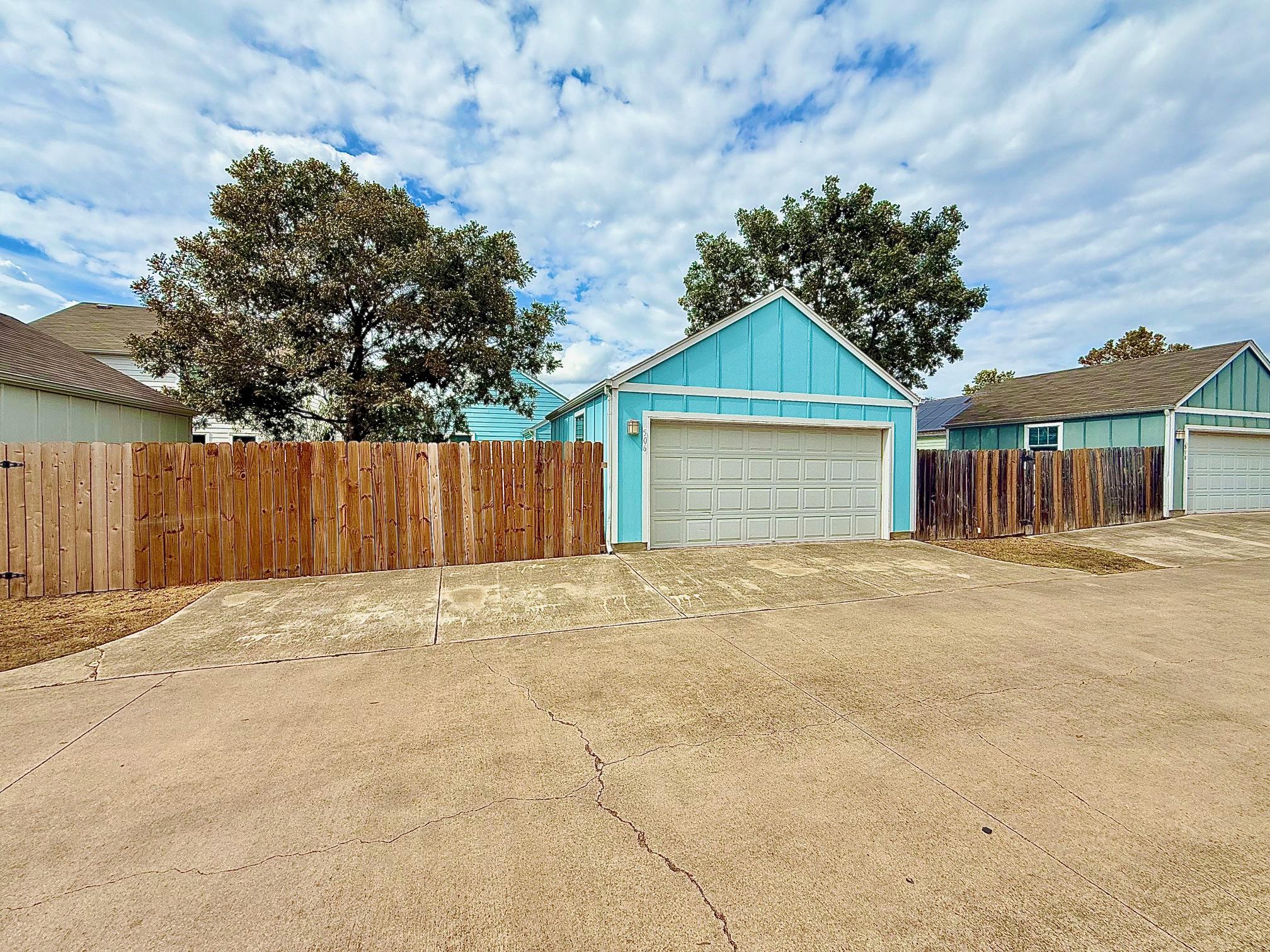 506 Shadowpoint, San Marcos, TX 78666