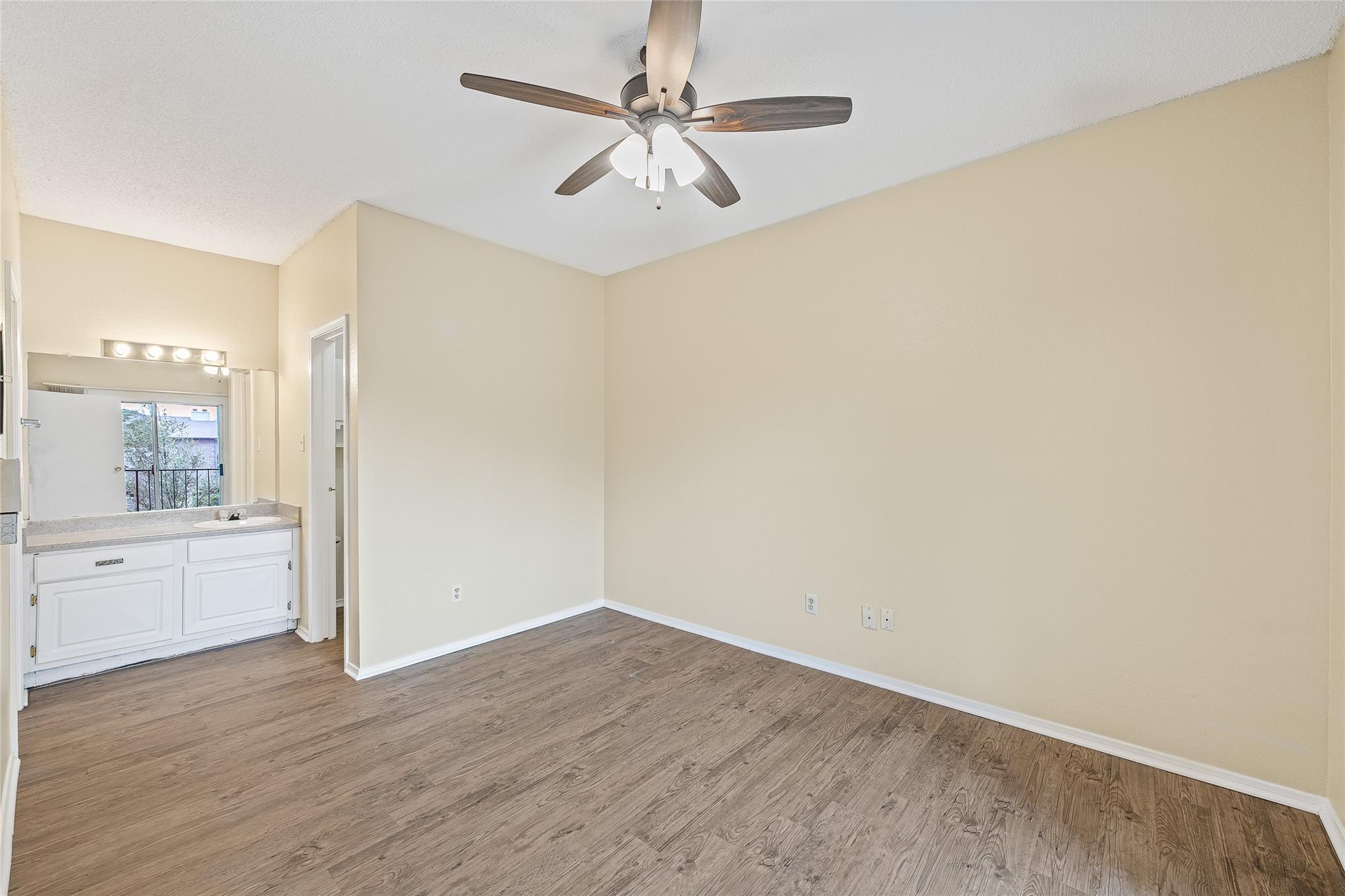 12166 Metric Blvd # 2004, Austin, TX 78758