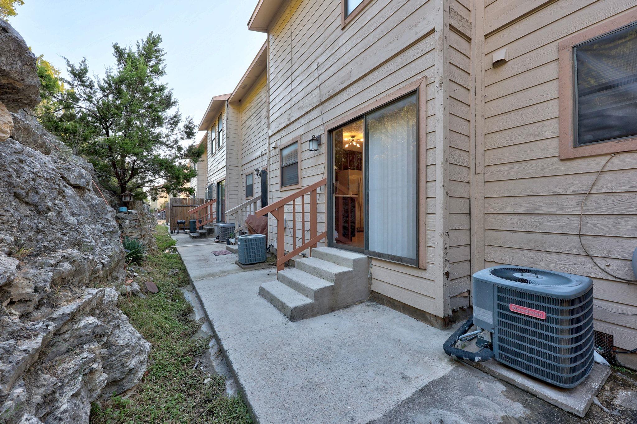 21461 Coyote Trl # 2, Lago Vista, TX 78645