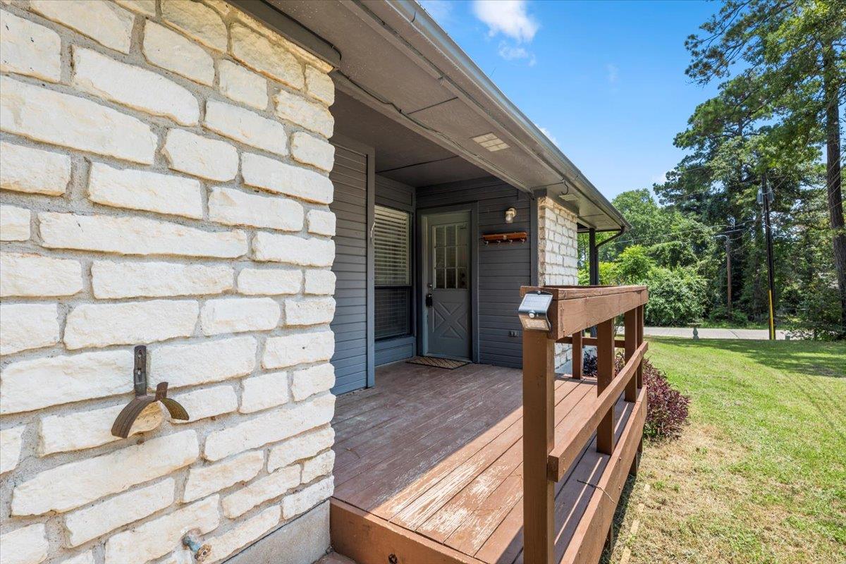 114 N Kanaio Dr # A, Bastrop, TX 78602