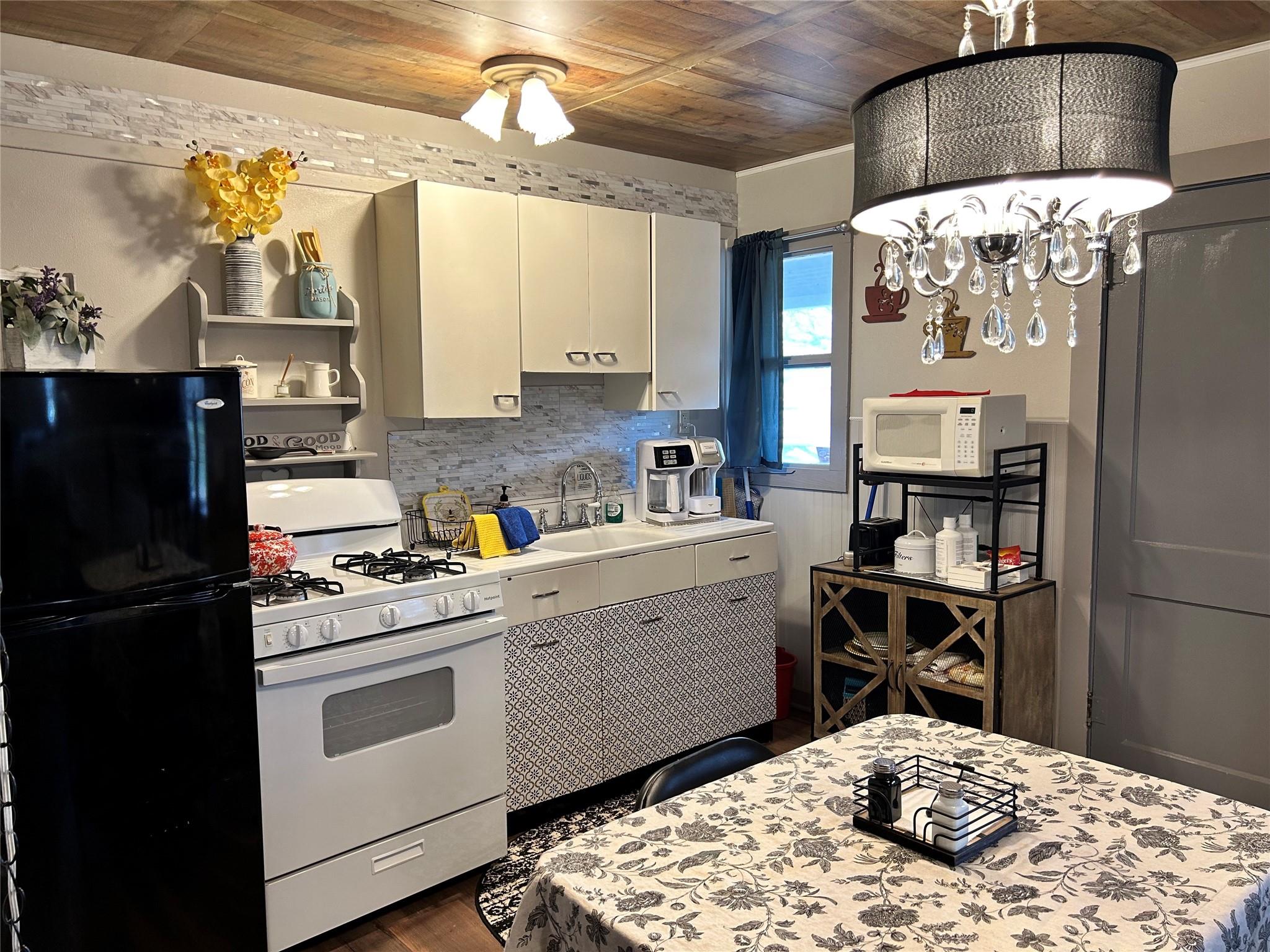 161 Alexander Dr # 8, Tow, TX 78643