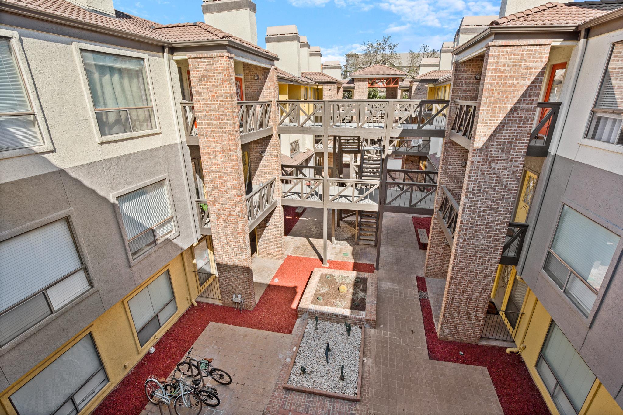 806 W 24th St # 233, Austin, TX 78705