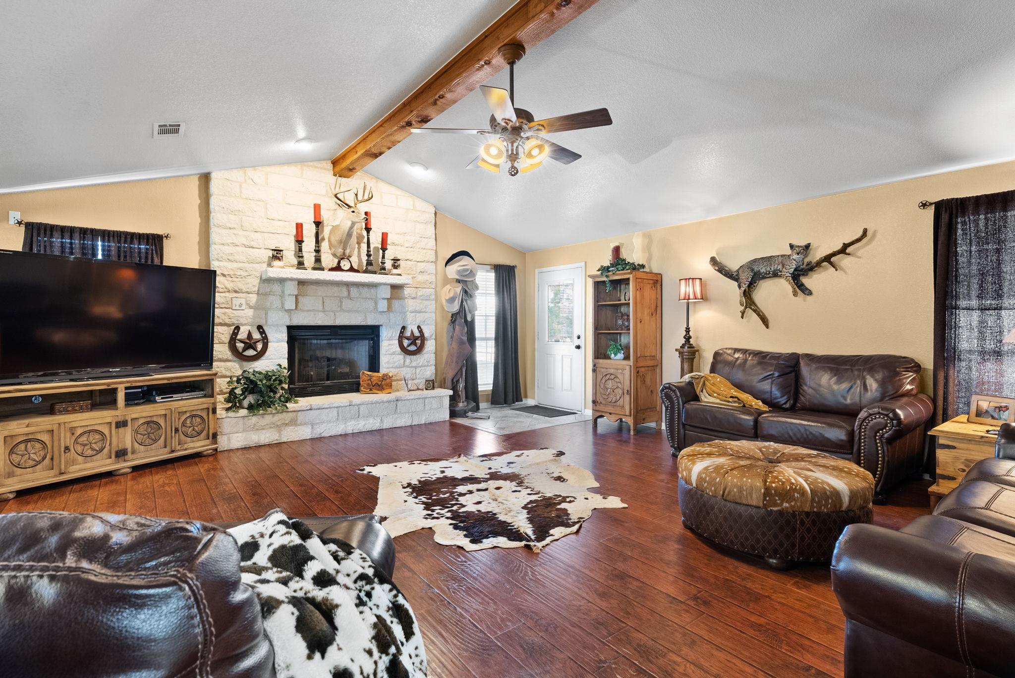 207 County Road 4492, Kempner, TX 76539