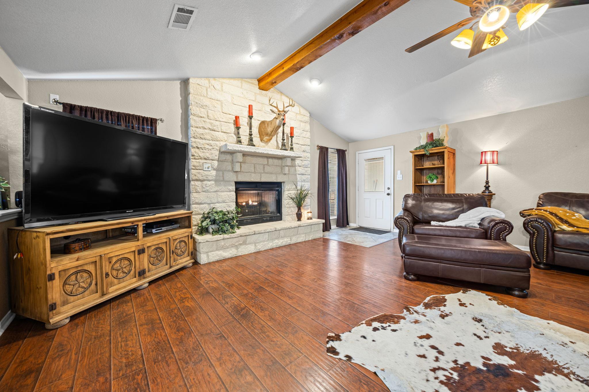 207 County Road 4492, Kempner, TX 76539